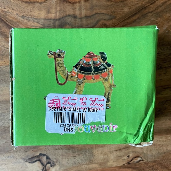 NWT Camel with Baby Souvenir Decoration Item - Picture 5 of 5